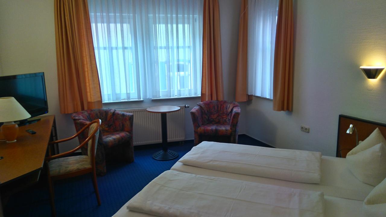 Hotel Loewensteiner Hof Haus Am Neuplatz Wertheim Extérieur photo