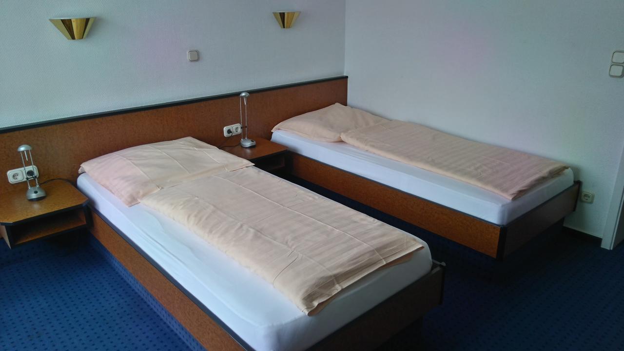 Hotel Loewensteiner Hof Haus Am Neuplatz Wertheim Extérieur photo