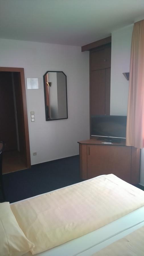 Hotel Loewensteiner Hof Haus Am Neuplatz Wertheim Extérieur photo